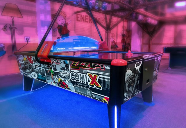 Air-Hockey-Tisch und weitere Spieltische für spannende Duelle
